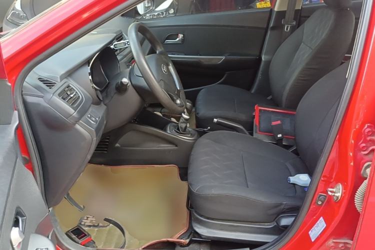 Used Kia K2 2015 Sedan 1.4L MT GLS Left Front Seat
