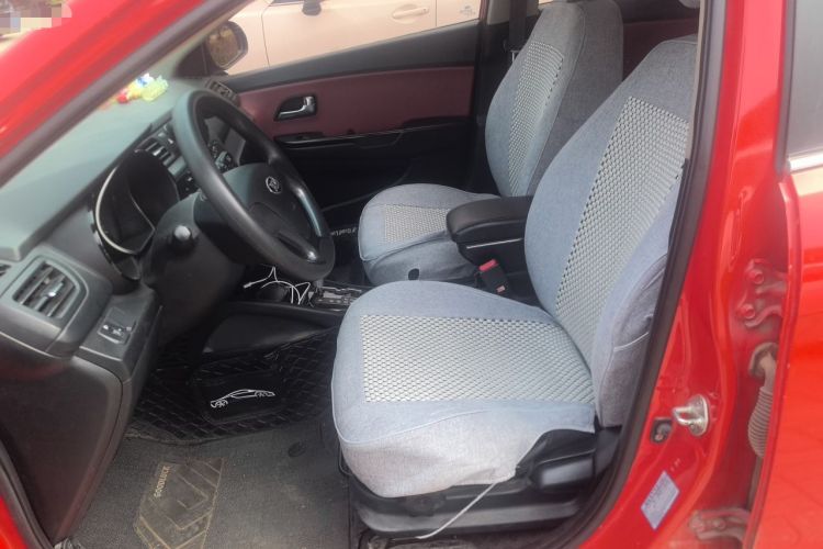 Used Kia K2 2015 Hatchback 1.4L AT GLS Cool Edition Left Front Seat