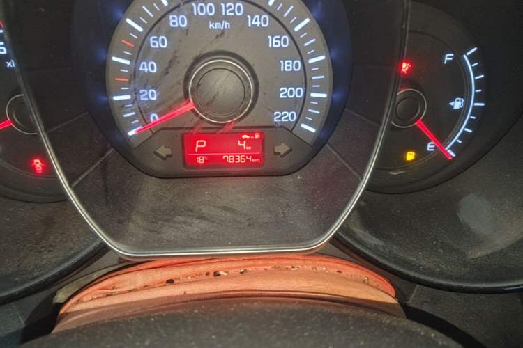 Used Kia K2 2015 Sedan 1.4L Automatic GLS Odometer Close Up