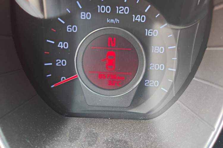 Used Kia K2 2015 Sedan 1.6L Automatic Transmission Premium Odometer Close Up
