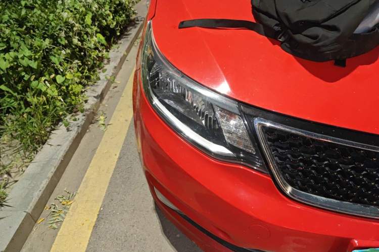 Used Kia K2 2015 Sedan 1.4L MT GLS Right Front Headlight