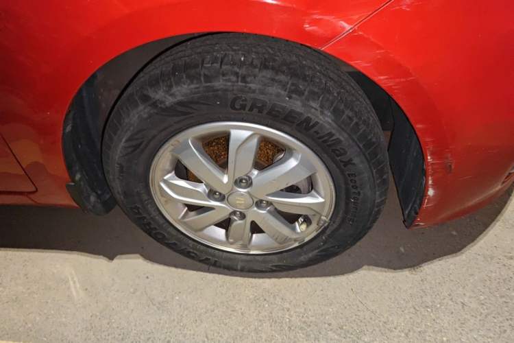 Used Kia K2 2015 Sedan 1.4L MT GLS Right Front Wheel Hub