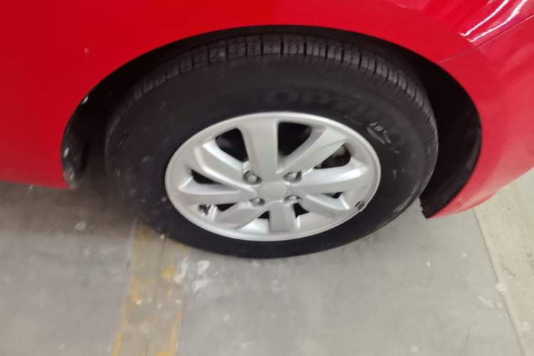 Used Kia K2 2015 Sedan 1.4L Automatic GLS Right Front Wheel Hub