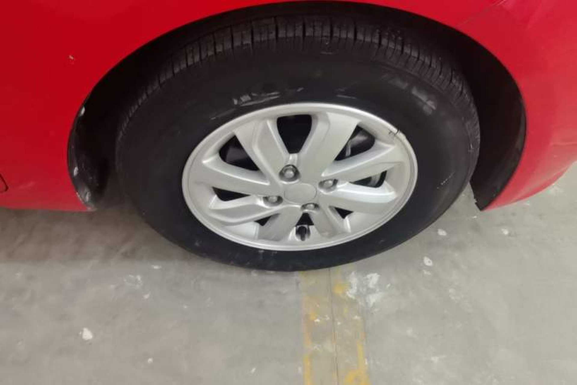 Used Kia K2 2015 Sedan 1.4L Automatic GLS Right Front Wheel Hub