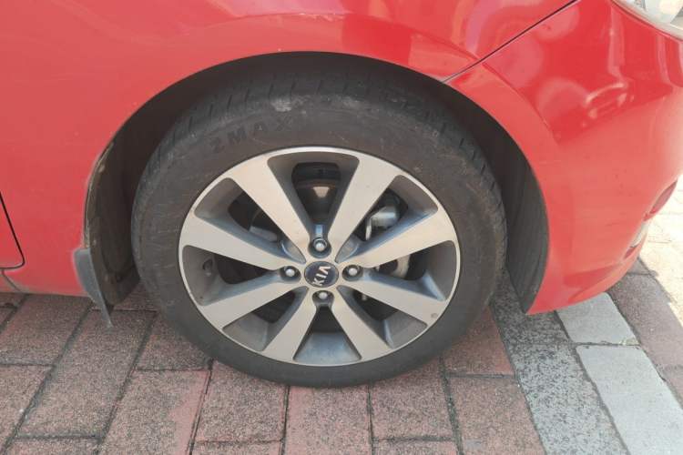Used Kia K2 2015 Sedan 1.6L Automatic Transmission Premium Right Front Wheel Hub