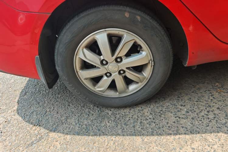 Used Kia K2 2015 Sedan 1.4L MT GLS Right Rear Wheel Hub
