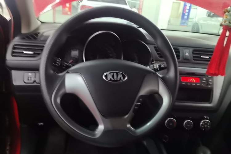 Used Kia K2 2015 Sedan 1.4L Automatic GLS Steering Wheel