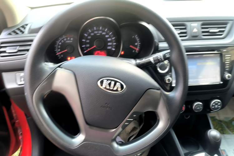 Used Kia K2 2015 Sedan 1.4L Automatic GLS Steering Wheel