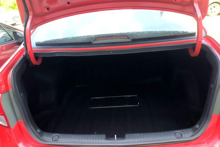 Used Kia K2 2015 Sedan 1.4L Automatic GLS Trunk