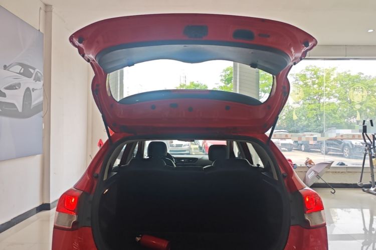 Used Kia K2 2015 Hatchback 1.4L AT GLS Cool Edition Trunk