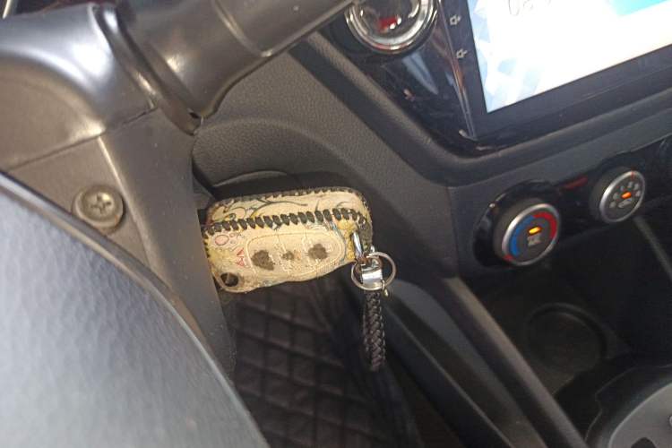 Used Kia K2 2015 Sedan 1.4L Automatic GLS Vehicle Key