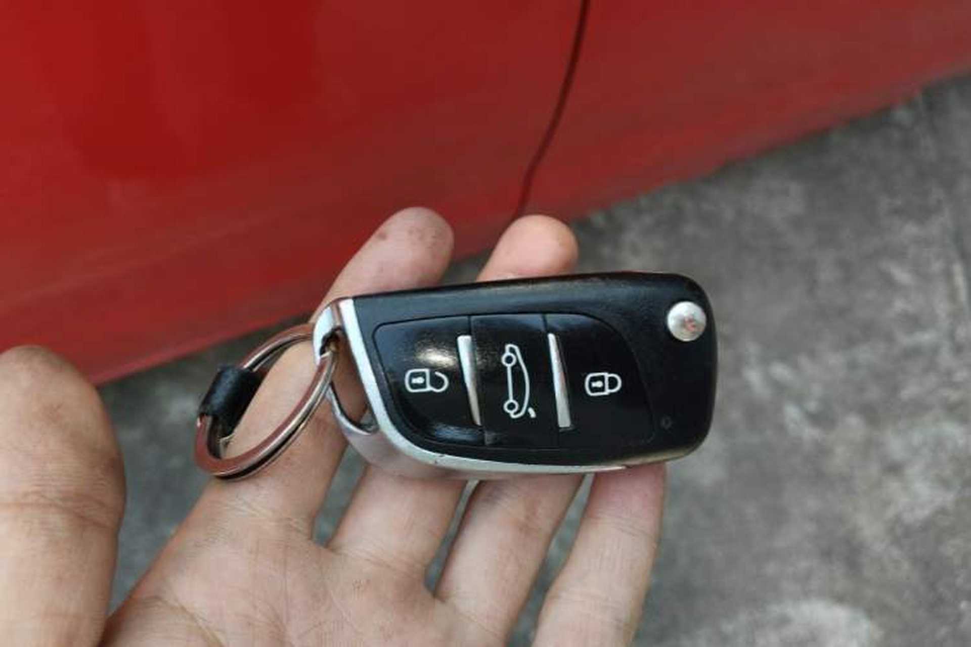 Used Kia K2 2015 Sedan 1.4L MT GLS Vehicle Key