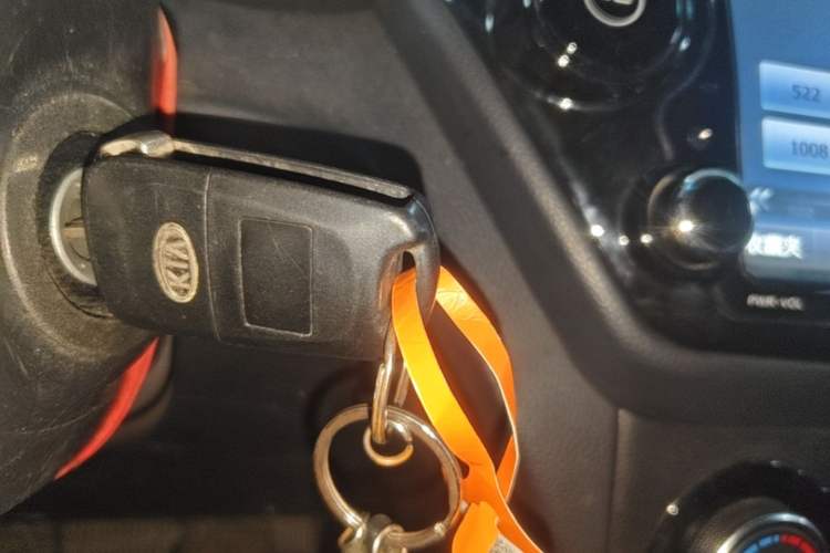 Used Kia K2 2015 Sedan 1.4L Automatic GLS Vehicle Key