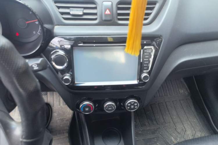 Used Kia K2 2015 Sedan 1.4L MT GLS Audio And AC Panel