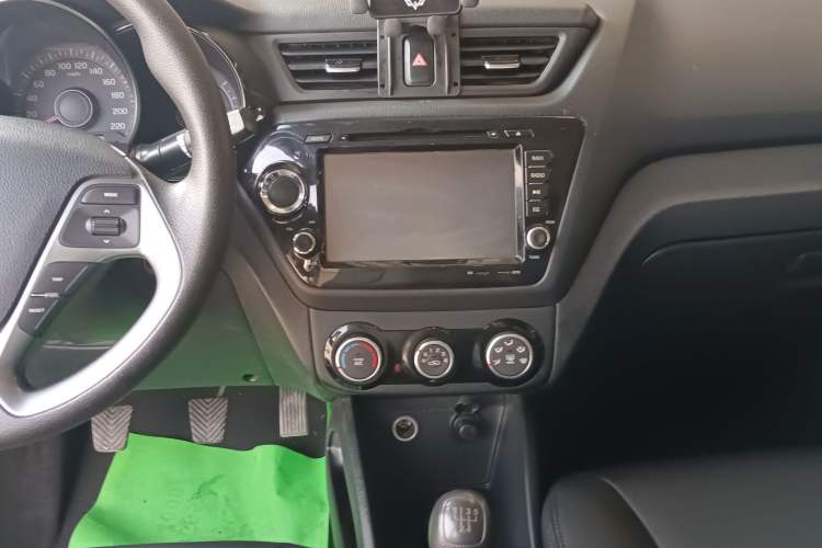 Used Kia K2 2015 Sedan 1.4L MT GLS Audio And AC Panel