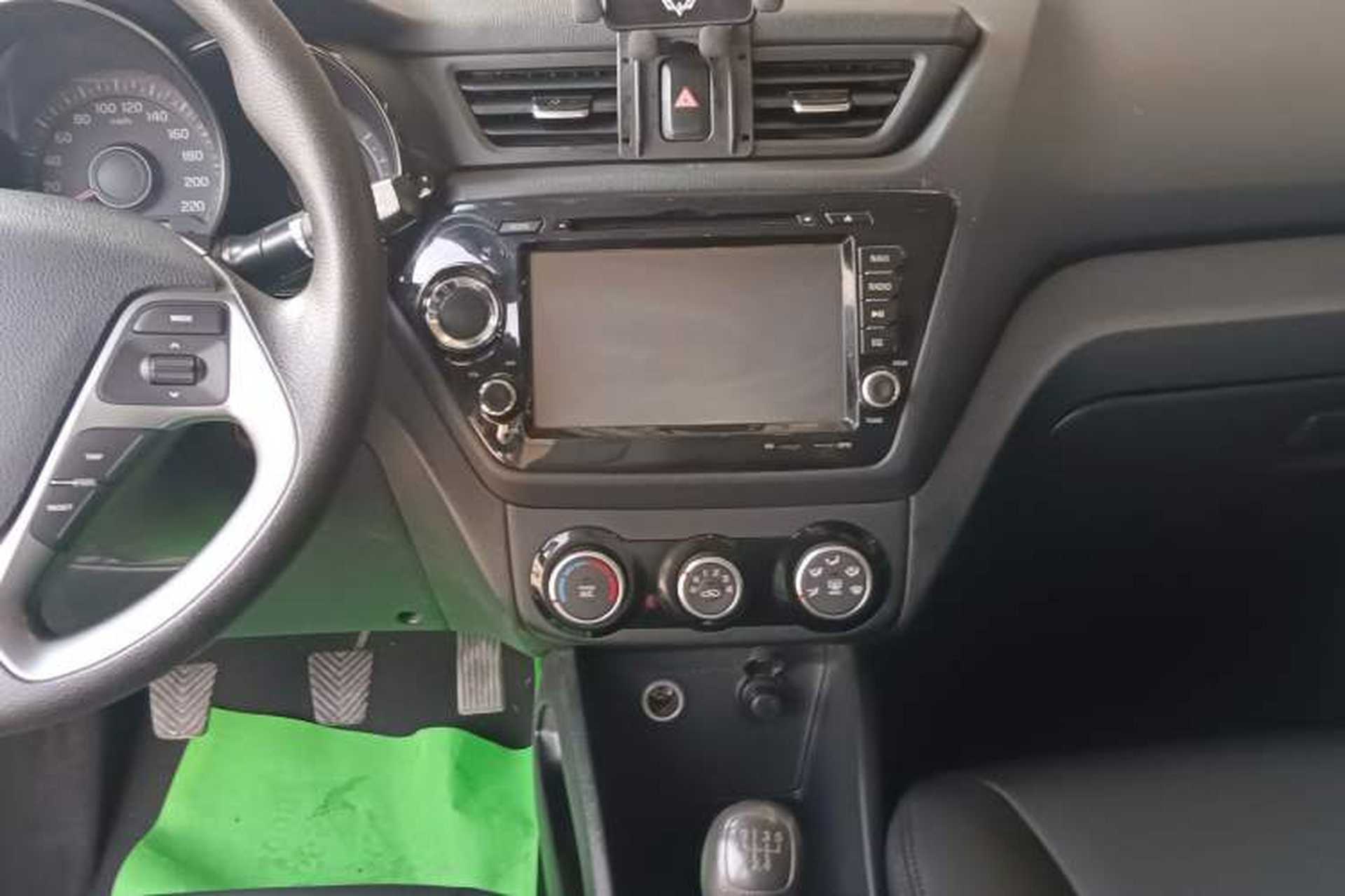 Used Kia K2 2015 Sedan 1.4L MT GLS Audio And AC Panel