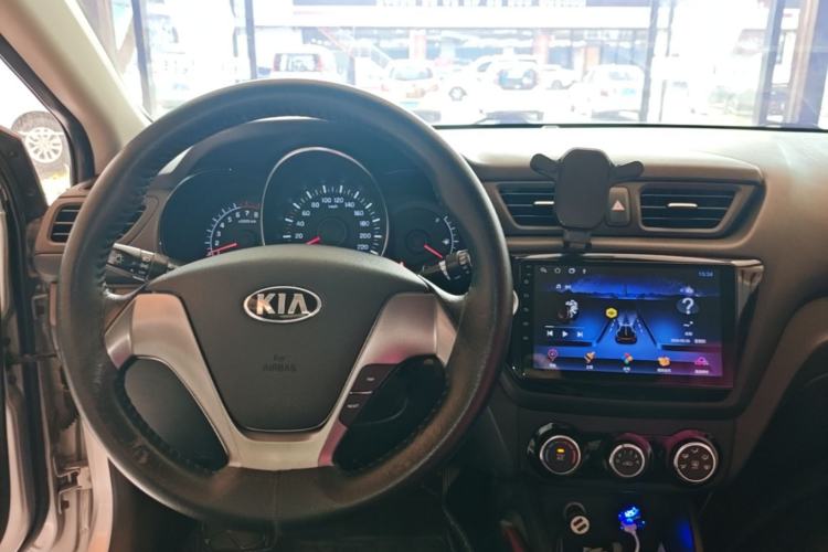 Used Kia K2 2015 Sedan 1.4L MT GLS Center Console