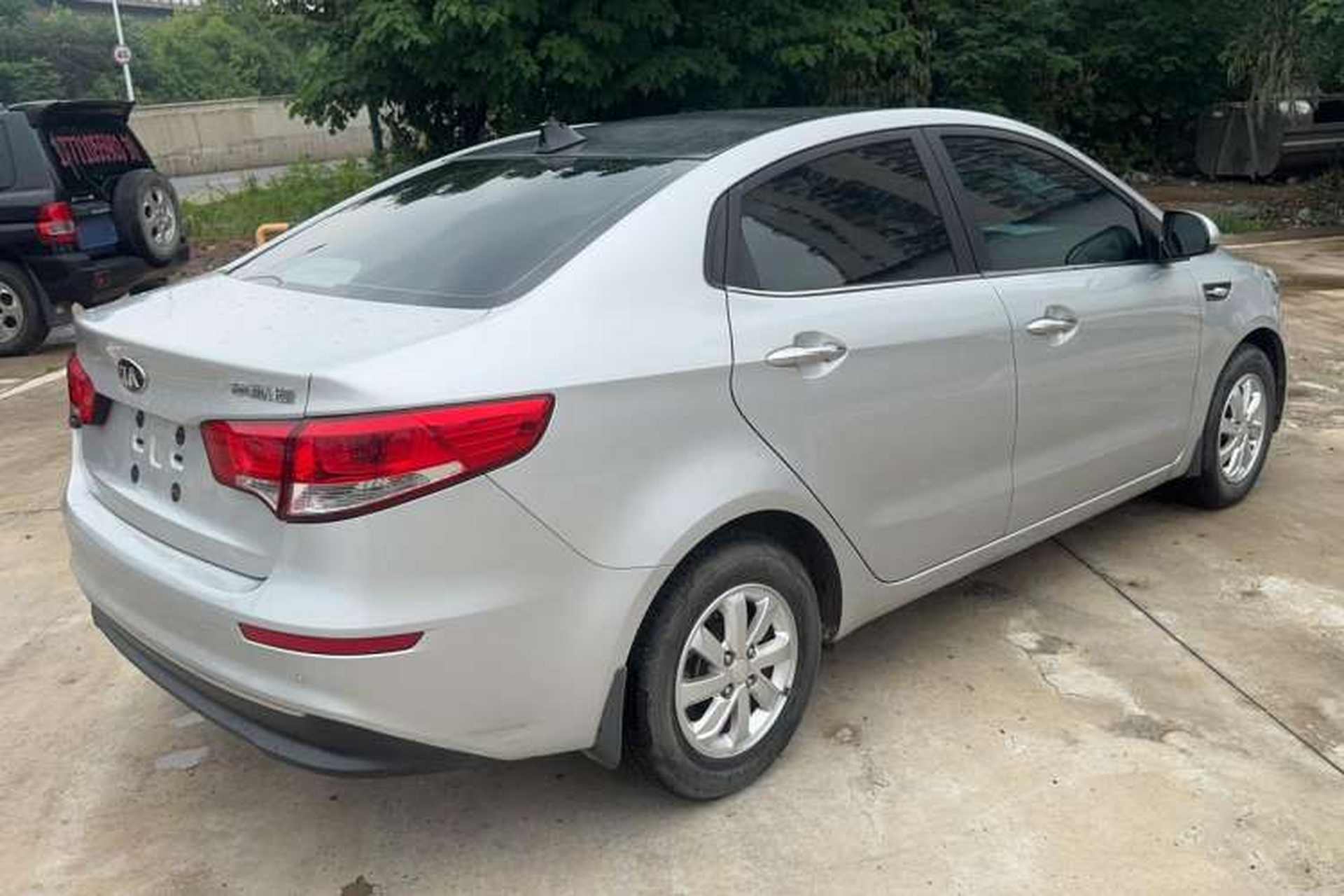 Used Kia K2 2015 Sedan 1.4L MT GLS Exterior 3