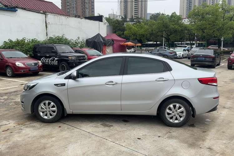 Used Kia K2 2015 Sedan 1.4L MT GLS Exterior 5