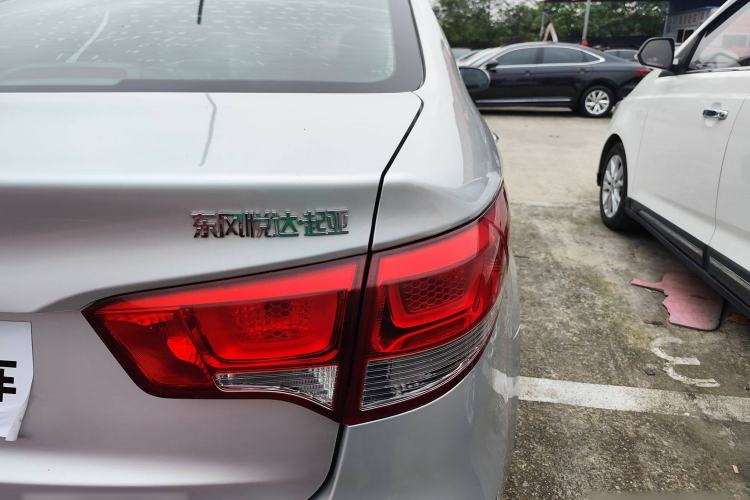 Used Kia K2 2015 Sedan 1.4L MT GLS Exterior 5
