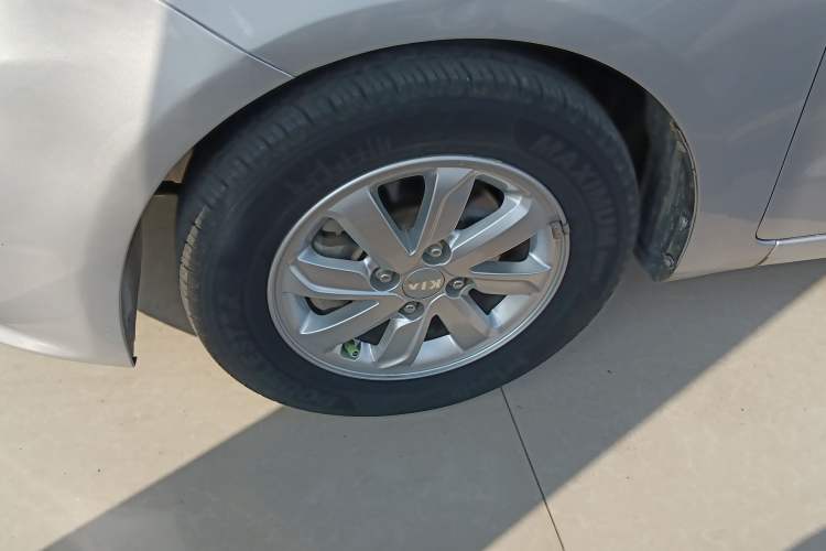 Used Kia K2 2015 Sedan 1.4L MT GLS Exterior 7