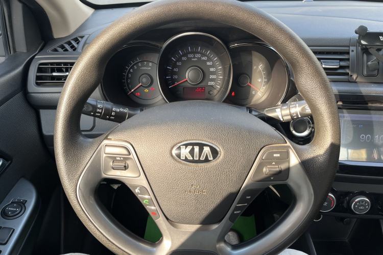 Used Kia K2 2015 Sedan 1.4L MT GLS Exterior 9