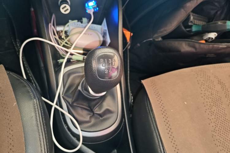 Used Kia K2 2015 Sedan 1.4L MT GLS Gear Lever