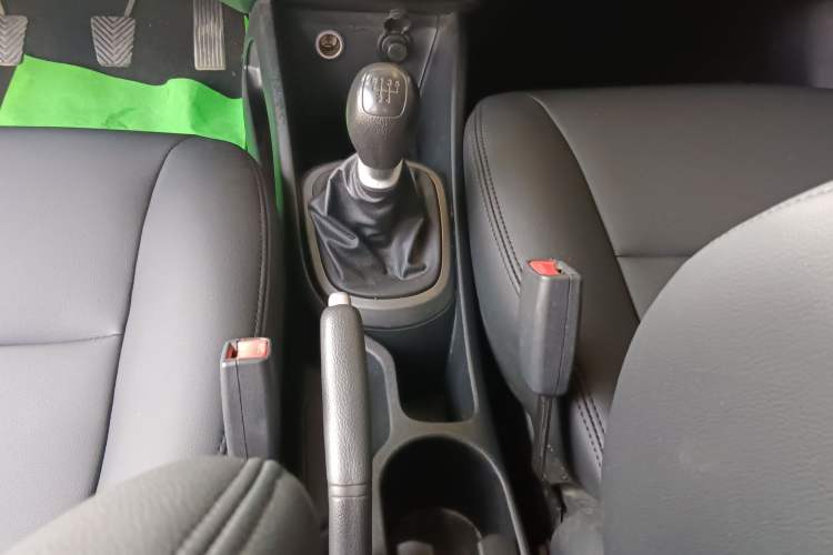Used Kia K2 2015 Sedan 1.4L MT GLS Gear Lever
