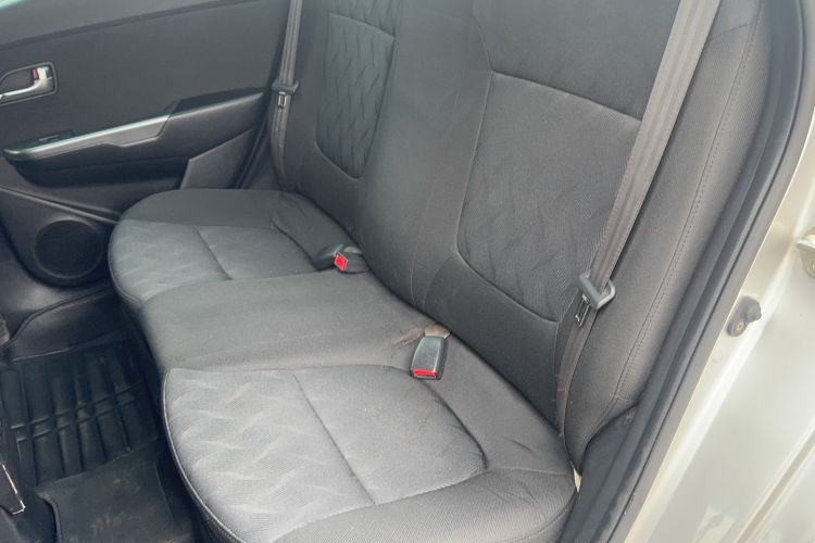 Used Kia K2 2015 Sedan 1.4L MT GLS Interior 1