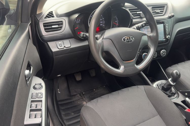 Used Kia K2 2015 Sedan 1.4L MT GLS Interior 2