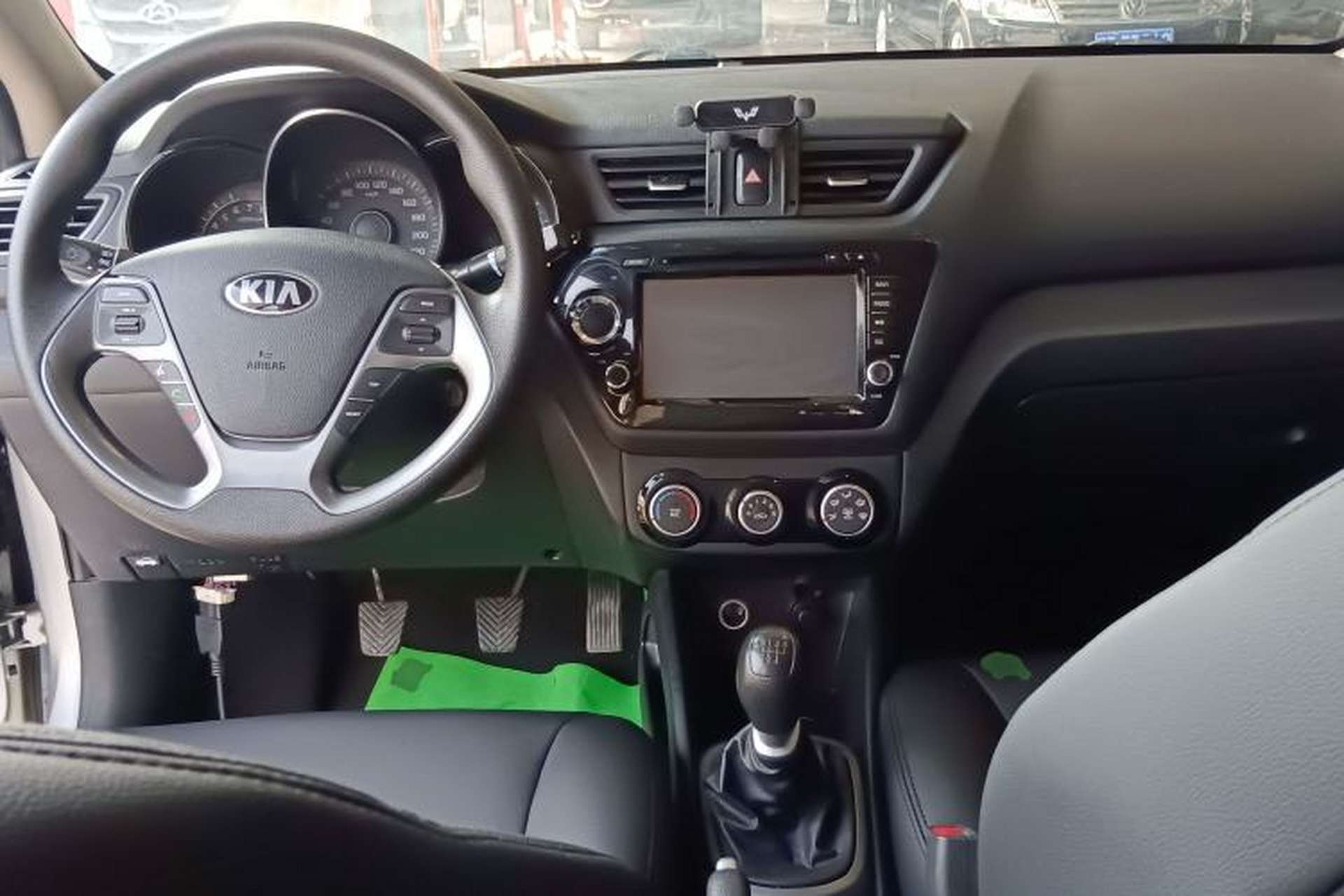 Used Kia K2 2015 Sedan 1.4L MT GLS Interior 2