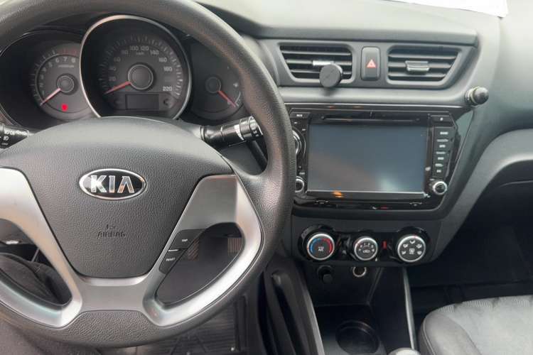 Used Kia K2 2015 Sedan 1.4L MT GLS Interior 3
