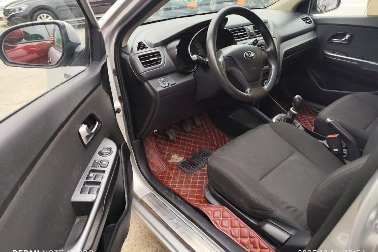Used Kia K2 2015 Sedan 1.4L MT GLS Interior 5