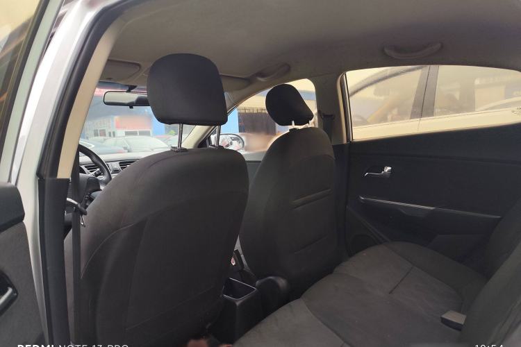 Used Kia K2 2015 Sedan 1.4L MT GLS Interior 6