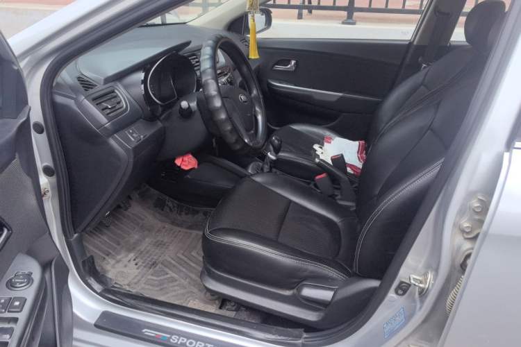 Used Kia K2 2015 Sedan 1.4L MT GLS Left Front Seat