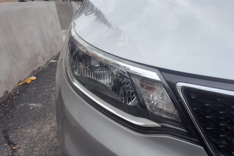 Used Kia K2 2015 Sedan 1.4L MT GLS Right Front Headlight