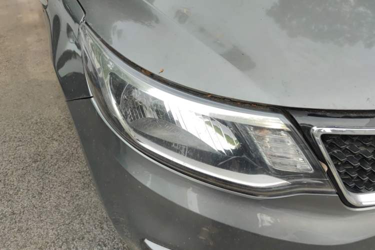 Used Kia K2 2015 Sedan 1.4L MT GLS Right Front Headlight