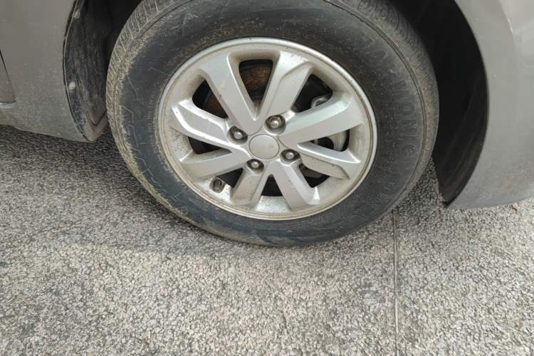 Used Kia K2 2015 Sedan 1.4L MT GLS Right Front Wheel Hub