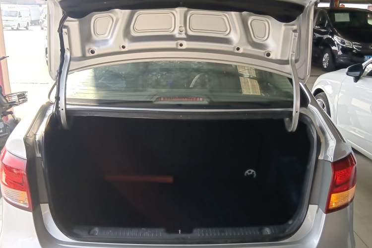 Used Kia K2 2015 Sedan 1.4L MT GLS Trunk
