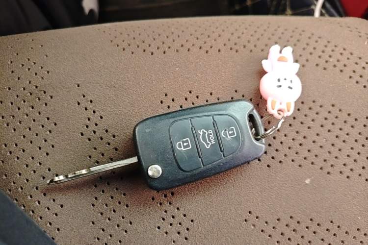 Used Kia K2 2015 Sedan 1.4L MT GLS Vehicle Key