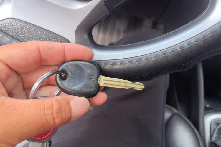 Used Kia K2 2015 Sedan 1.4L MT GLS Vehicle Key