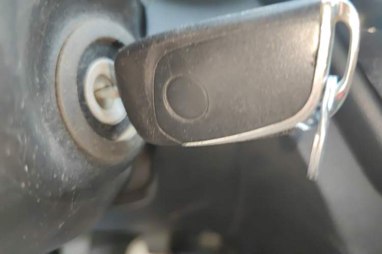 Used Kia K2 2015 Sedan 1.4L MT GLS Vehicle Key