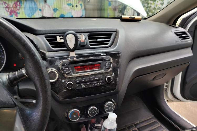 Used Kia K2 2015 Sedan 1.4L Automatic GLS Audio And AC Panel