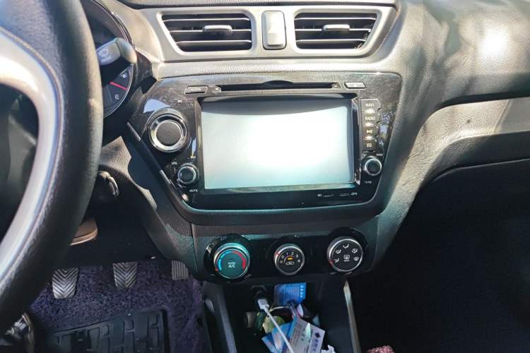 Used Kia K2 2015 Sedan 1.4L MT GLS Audio And AC Panel