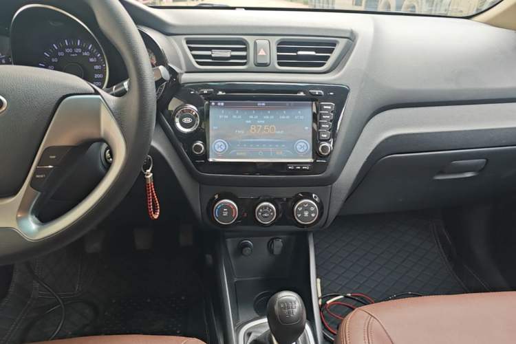 Used Kia K2 2015 Sedan 1.4L MT GLS Audio And AC Panel