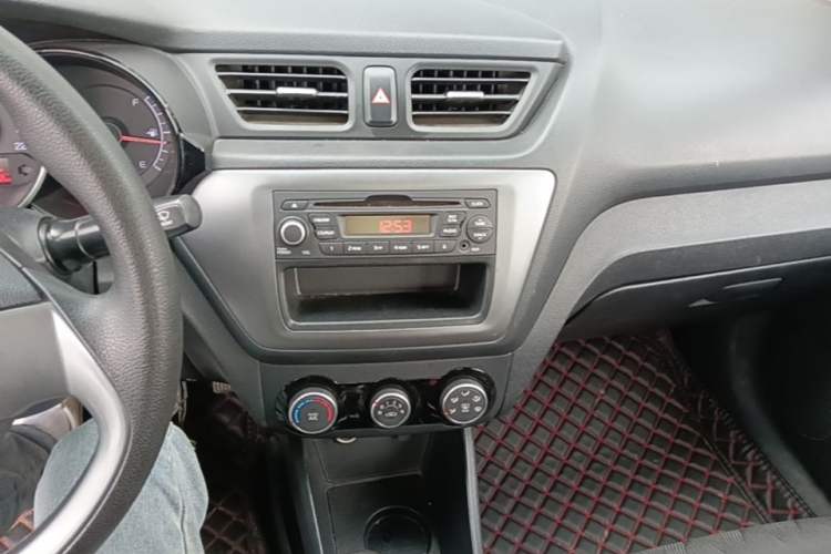Used Kia K2 2015 Sedan 1.4L MT GLS Audio And AC Panel