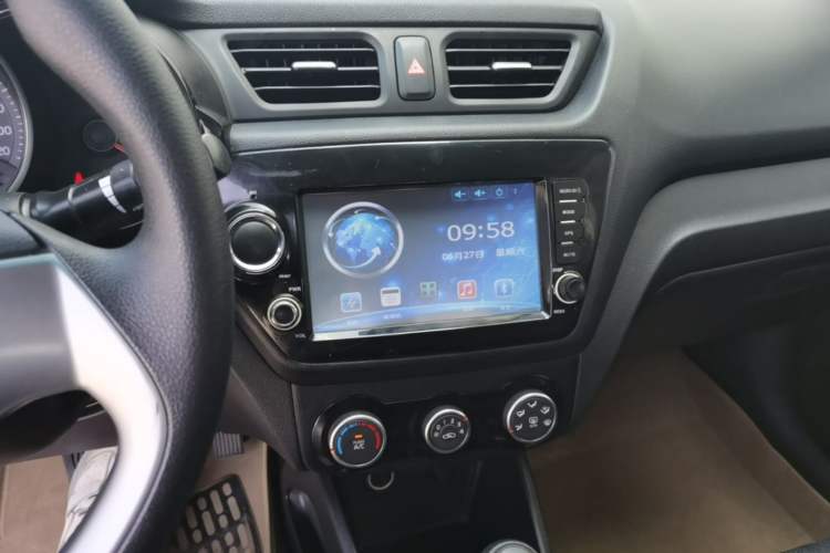 Used Kia K2 2015 Sedan 1.4L Automatic GLS Audio And AC Panel