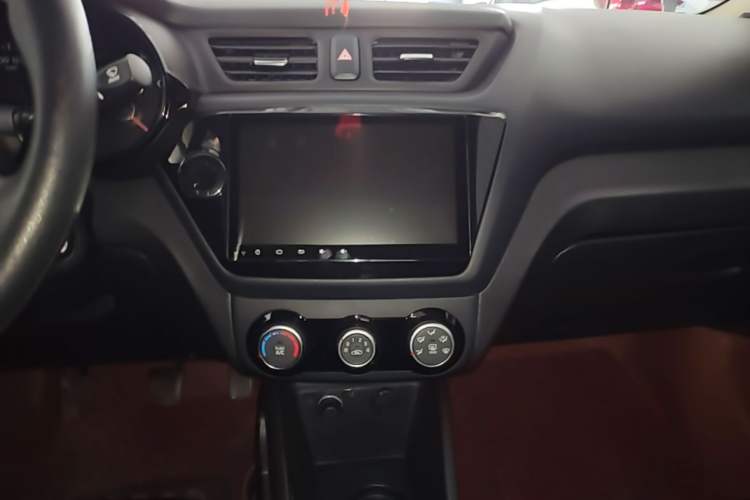 Used Kia K2 2015 Sedan 1.4L MT GLS Audio And AC Panel