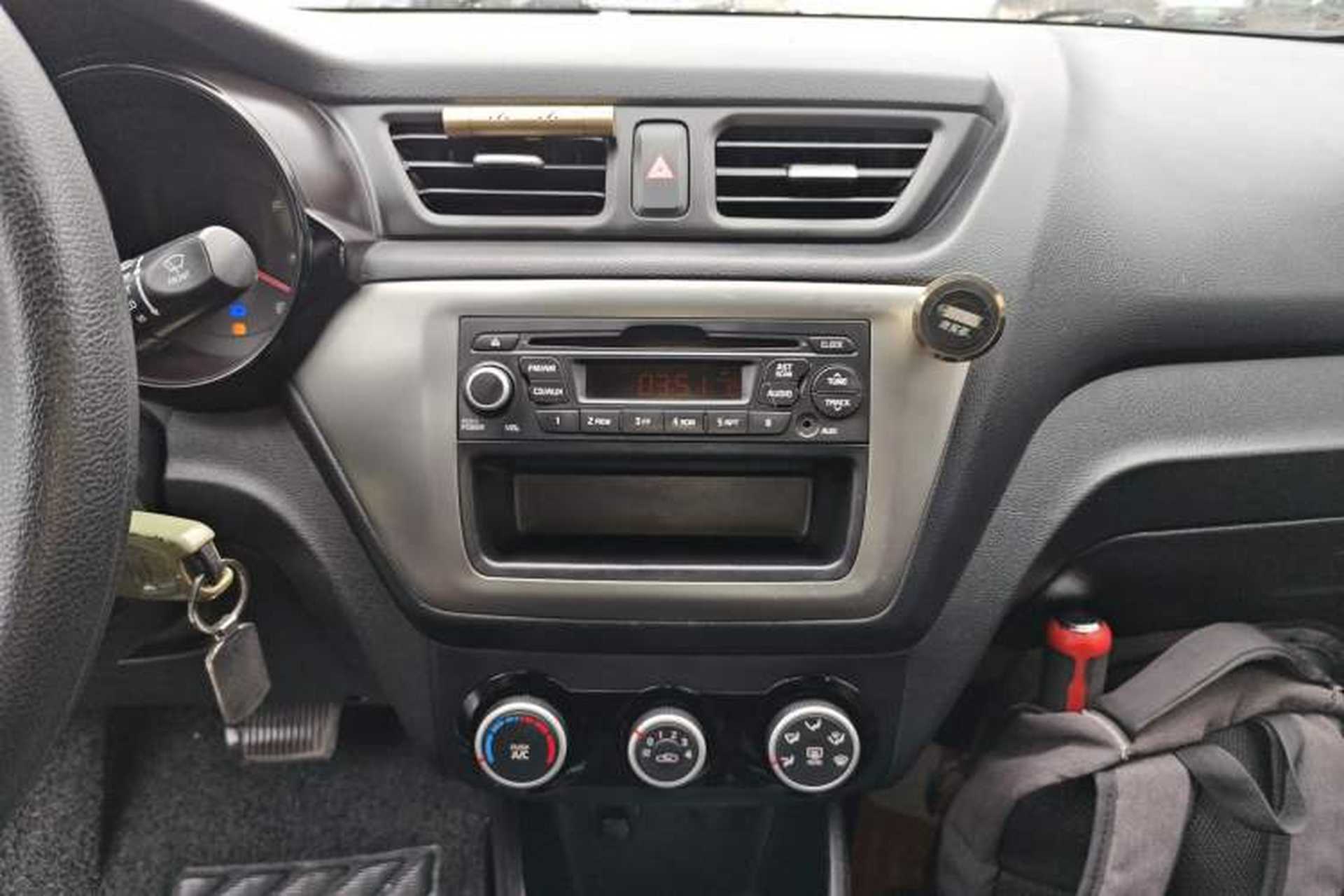 Used Kia K2 2015 Sedan 1.4L Automatic GLS Audio And AC Panel