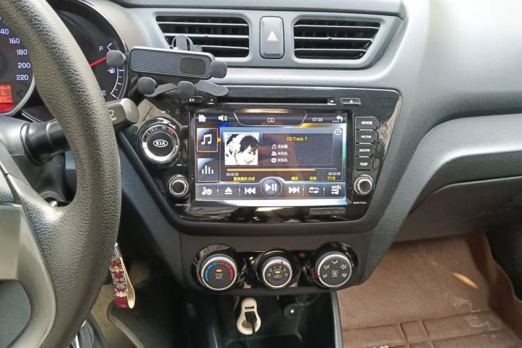 Used Kia K2 2015 Sedan 1.4L MT GLS Audio And AC Panel